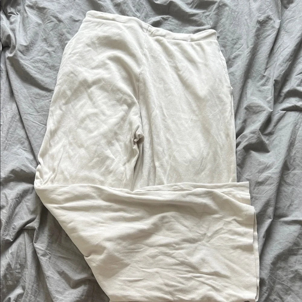 Zara Ribbed Cream Lose Comfy Pants - Picture 3 of 3
